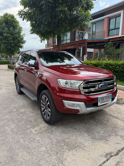 รถ Ford Everest 3.2 Titanium 4WD สี แดง