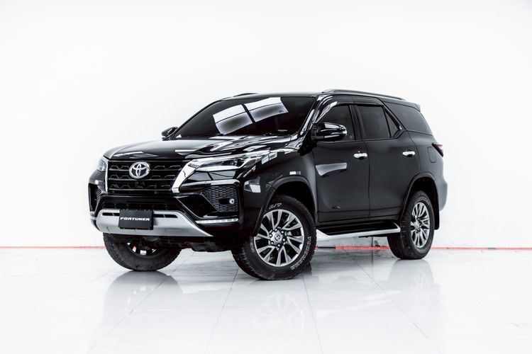 รถ Toyota Fortuner 2.4 G สี ดำ