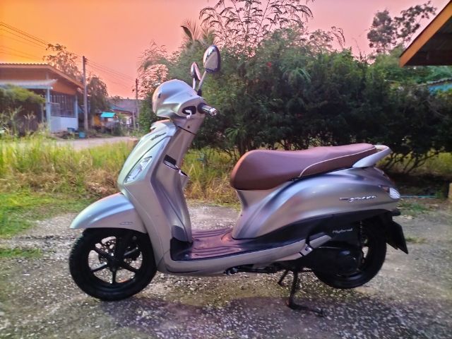  YAMAHA GRAND FILANO HYBRID รุ่นท็อป รูปที่ 2