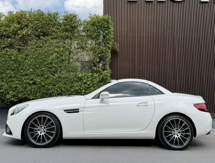 Mercedes-Benz SLC-Class 2016 SLC300 Sedan เบนซิน ไม่ติดแก๊ส เกียร์อัตโนมัติ ขาว รูปที่ 4