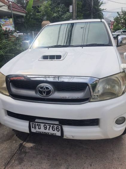 รถ Toyota Hilux Vigo 3.0 Prerunner E สี ขาว
