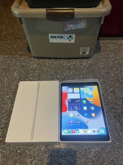 Apple 64 GB ขายถูกๆiPadGen9สีSilver64กิ๊กสูนTrueมีกล่องอีมี่ตรงจอสวยกริปไม่มีเบรินหายากมากสภาพนี้สูนTrueใช้งานดีทุกๆฟังชั่นถูกมากกก