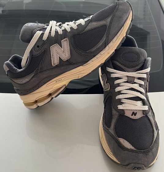 ขายถูก  New Balance 2002RHO สีเทาเข้ม วินเทจ Size 43-275cm สภาพสวย ของแท้