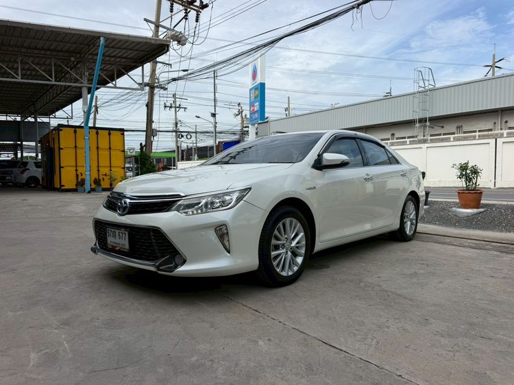Toyota Camry 2015 2.5 Hybrid Navi Sedan ไฮบริด ไม่ติดแก๊ส เกียร์อัตโนมัติ ขาว รูปที่ 2