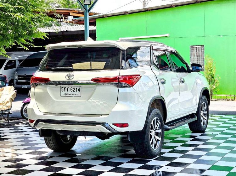 Toyota Fortuner 2016 2.4 V Utility-car ดีเซล ไม่ติดแก๊ส เกียร์อัตโนมัติ ขาว รูปที่ 4