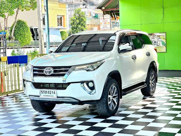 Toyota Fortuner 2016 2.4 V Utility-car ดีเซล ไม่ติดแก๊ส เกียร์อัตโนมัติ ขาว รูปที่ 2