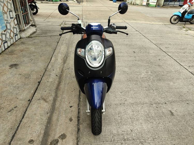 🛵ยังไงก็ขาย SCOOPY-i ปี 60 เครื่องดี สีสวย สตาร์ทมือ เล่มชุดโอนครบ+เปลี่ยนถ่ายน้ำมันเครื่องฟรี ส่งฟรี30 ก.ม รูปที่ 4