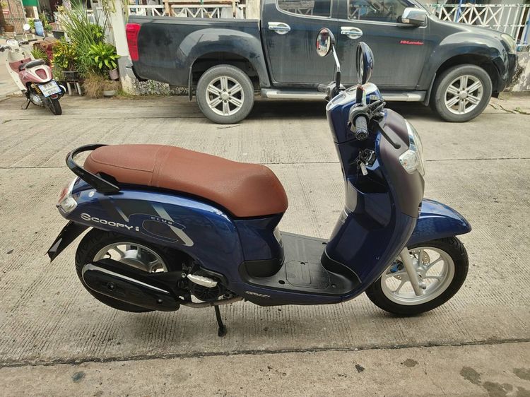 🛵ยังไงก็ขาย SCOOPY-i ปี 60 เครื่องดี สีสวย สตาร์ทมือ เล่มชุดโอนครบ+เปลี่ยนถ่ายน้ำมันเครื่องฟรี ส่งฟรี30 ก.ม รูปที่ 3