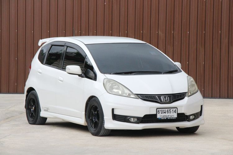 Honda Jazz 2013 1.5 SV i-VTEC Sedan เบนซิน ไม่ติดแก๊ส เกียร์อัตโนมัติ ขาว รูปที่ 3