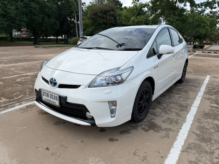 รถ Toyota Prius 1.8 Hybrid สี ขาว