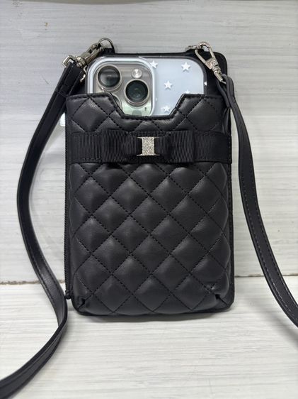 หนัง PU ไม่ระบุ กระเป๋าใส่โทรศัพท์ TO BE CHIC Quilted Smartphone Pochette แบรนด์หรูญี่ปุ่น สีดำ มีช่องใส่บัตรและเหรียญ สะพายข้างได้