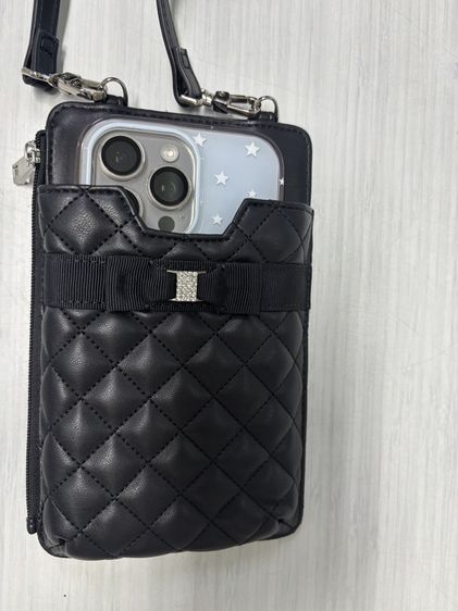 กระเป๋าใส่โทรศัพท์ TO BE CHIC Quilted Smartphone Pochette แบรนด์หรูญี่ปุ่น สีดำ มีช่องใส่บัตรและเหรียญ สะพายข้างได้ รูปที่ 6