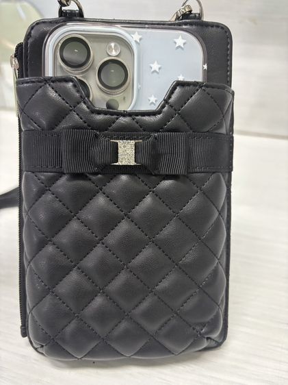 กระเป๋าใส่โทรศัพท์ TO BE CHIC Quilted Smartphone Pochette แบรนด์หรูญี่ปุ่น สีดำ มีช่องใส่บัตรและเหรียญ สะพายข้างได้ รูปที่ 7