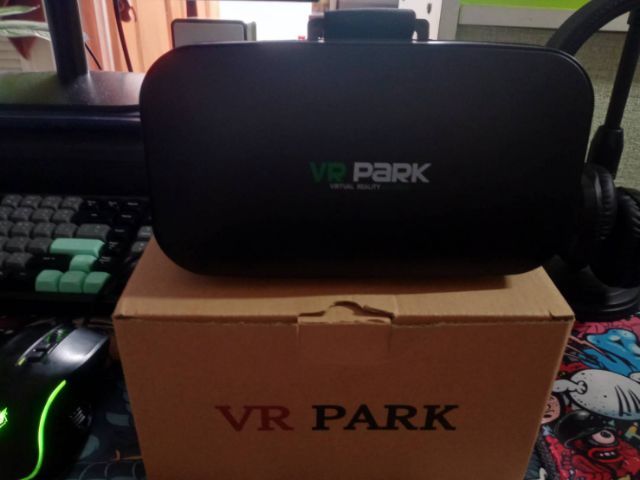 กล้อง 3มิติ VR ไว้ดูหนังสมจริง ซื้อมาใช้ครั้งเดียว พรร้อมกล่องเดิม สภาพ99เปอร์เซ็น โคตดี เหมือนว่าเราอยู่ในเหตุการ 