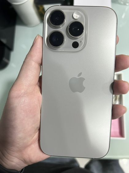 ขาย IPhone16 Pro 256 สีเทา สภาพสวย ดูแลอย่างดี เจ้าของใช้งานเอง ติดฟิล์มด้านหน้าตลอด