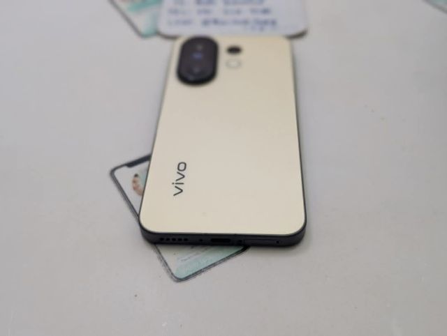 ขาย เทิร์น Vivo X200 Fe ศูนย์ไทย สภาพใหม่เอี่ยม อุปกรณ์ครบยกกล่อง ประกันยาว ถึงปี 70 เพียง 14,590 บาท ครับ  รูปที่ 5