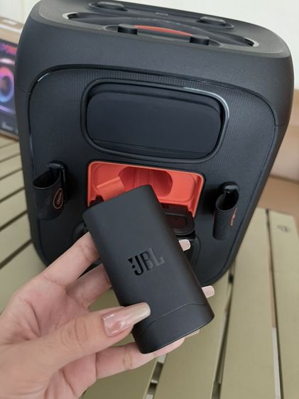 ขายด่วน!! JBL PartyBox Encore 2 พร้อมไมค์ไร้สาย 2 ตัว สภาพใหม่มาก อุปกรณ์ครบ พร้อมกล่อง รูปที่ 5