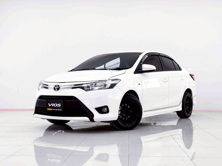 รถ Toyota Vios 1.5 E สี ขาว