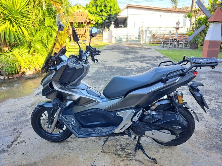 Honda ขาย ADV150 ปี.2020 สภาพพร้อมใช้งานซื้อสดมารถมือเดียว เครื่องเดิม ไม่เคยมีอุบัติเหตุล้ม ชน หรือจมน้ำ ไมล์21×××โลราคา 75000 บาทของแต่ง-กาดแฮน-ชิวแต่ง-ที่จับโทรศัพท์-แครบาร์