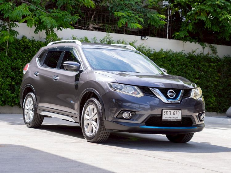 รถ Nissan X-Trail 2.0 สี เทา