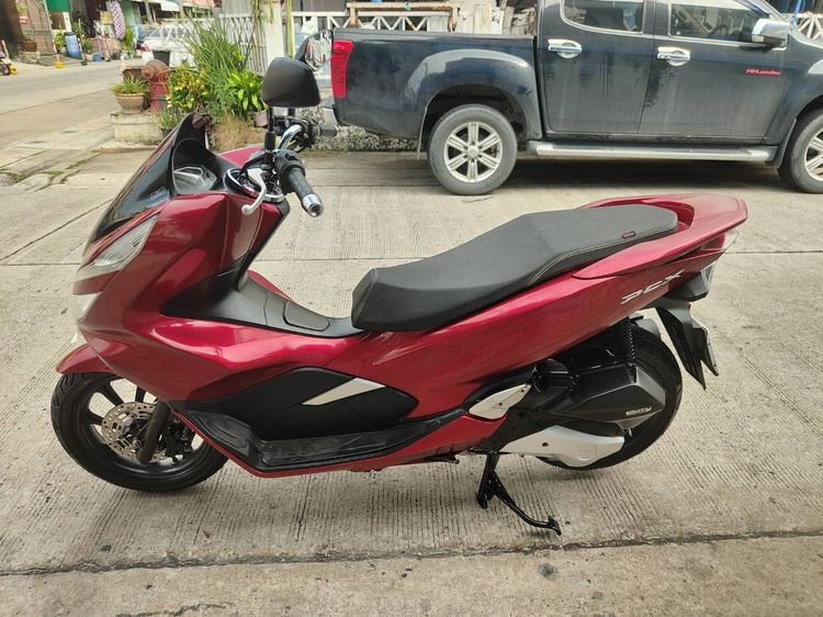 🛵ยังไงก็ขาย PCX 150 ปี 61 เครื่องดี สีสวย สตาร์ทมือ กุญแจรีโมท เล่มชุดโอนครบ+เปลี่ยนถ่ายน้ำมันเครื่องฟรี ส่งฟรี30 ก.ม รูปที่ 2