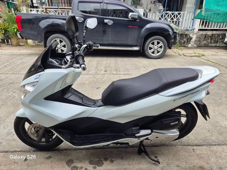 🛵ยังไงก็ขาย PCX 150 ปี 57 เครื่องดี สีสวย สตาร์ทมือ กุญแจรีโมท เล่มชุดโอนครบ+เปลี่ยนถ่ายน้ำมันเครื่องฟรี ส่งฟรี30 ก.ม รูปที่ 2