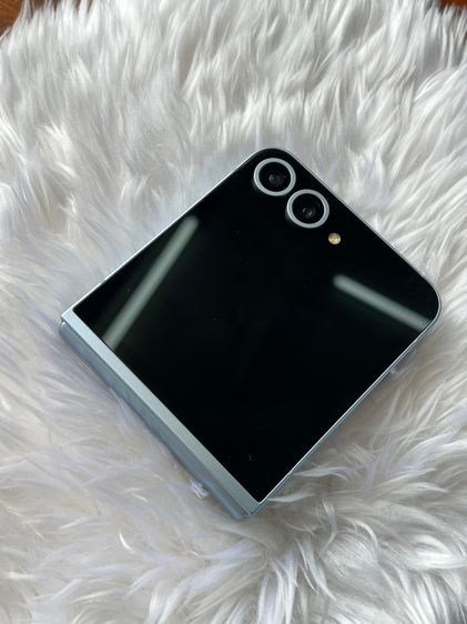 Samsung Galaxy Z Flip6 รูปที่ 3