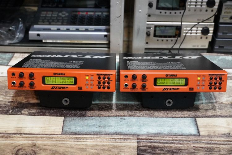 ตัวละ4500 โมดูลกลองไฟฟ้า YAMAHA DTXPRESS (รุ่น 1) ใช้ต่อกับแป้นตี รูทริกอินแจ็คโฟน แถมพร้อมขายึด และอะแด้ปเตอร์ ผลิตญี่ปุ่น 10 รูอินพุท + 1 