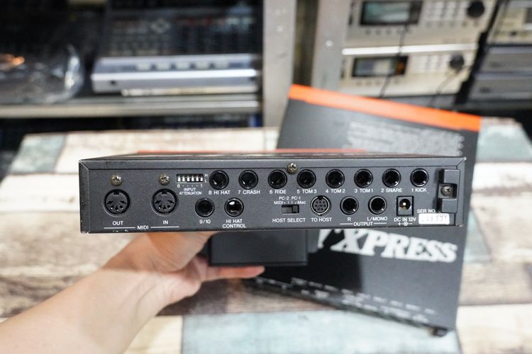 ตัวละ4500 โมดูลกลองไฟฟ้า YAMAHA DTXPRESS (รุ่น 1) ใช้ต่อกับแป้นตี รูทริกอินแจ็คโฟน แถมพร้อมขายึด และอะแด้ปเตอร์ ผลิตญี่ปุ่น 10 รูอินพุท + 1  รูปที่ 9