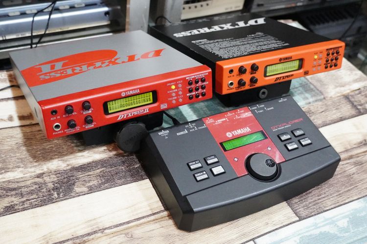 ตัวละ4500 โมดูลกลองไฟฟ้า YAMAHA DTXPRESS (รุ่น 1) ใช้ต่อกับแป้นตี รูทริกอินแจ็คโฟน แถมพร้อมขายึด และอะแด้ปเตอร์ ผลิตญี่ปุ่น 10 รูอินพุท + 1  รูปที่ 4