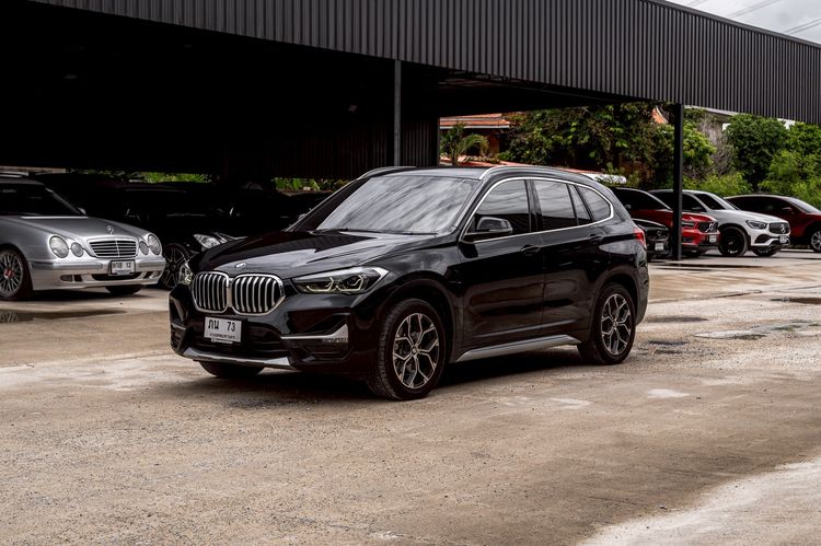 รถ BMW X1 2.0 sDrive20d xLine สี ดำ