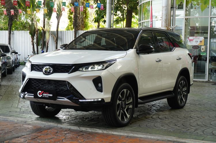 Toyota Fortuner 2025 2.4 Leader V 4WD Utility-car ดีเซล ไม่ติดแก๊ส เกียร์อัตโนมัติ ขาว รูปที่ 3
