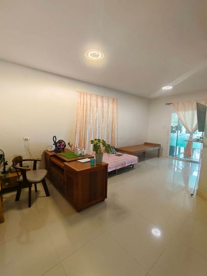 Areeya Property ไม่มี 2012 ขาย ทาวน์เฮาส์ มบ. เดอะคัลเลอร์ รังสิต-คลองสี่ อยู่ต้นโครงการ ถนนเมน ค้าขายได้ รูปที่ 2