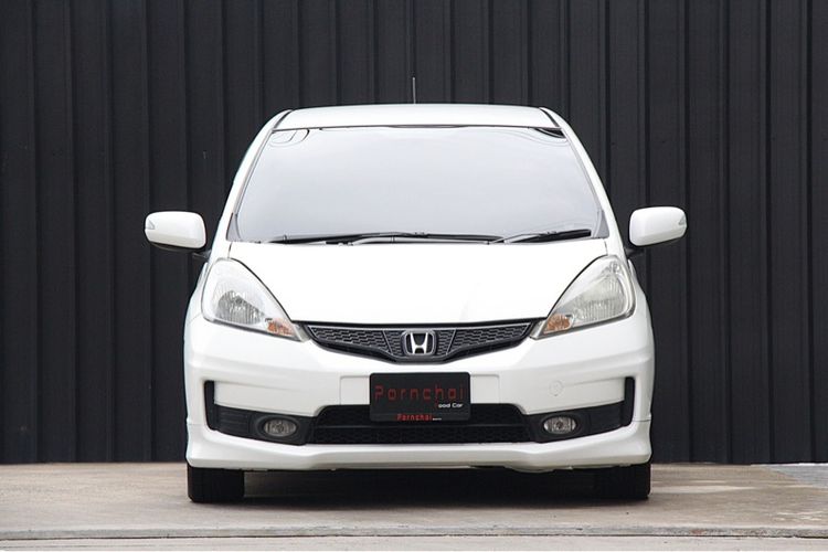 Honda Jazz 2013 1.5 SV i-VTEC Sedan เบนซิน ไม่ติดแก๊ส เกียร์อัตโนมัติ ขาว รูปที่ 3