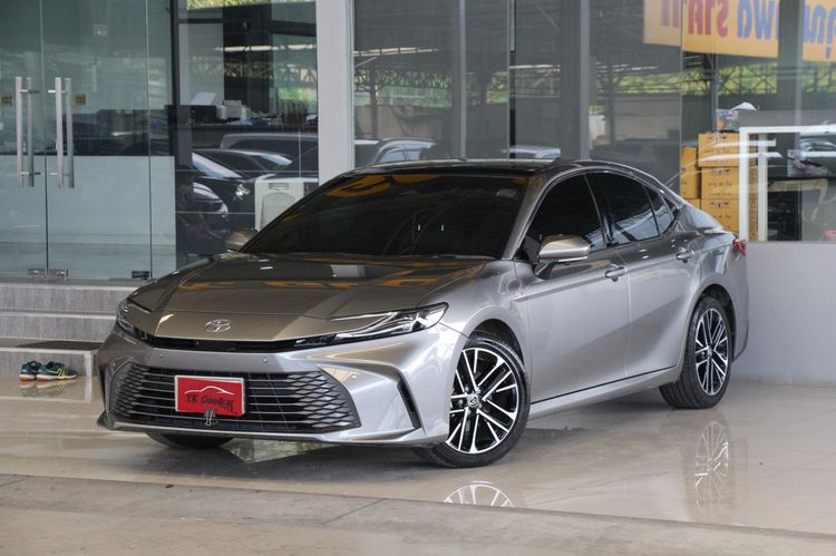 รถ Toyota Camry 2.5 HEV Premium Luxury สี เทา