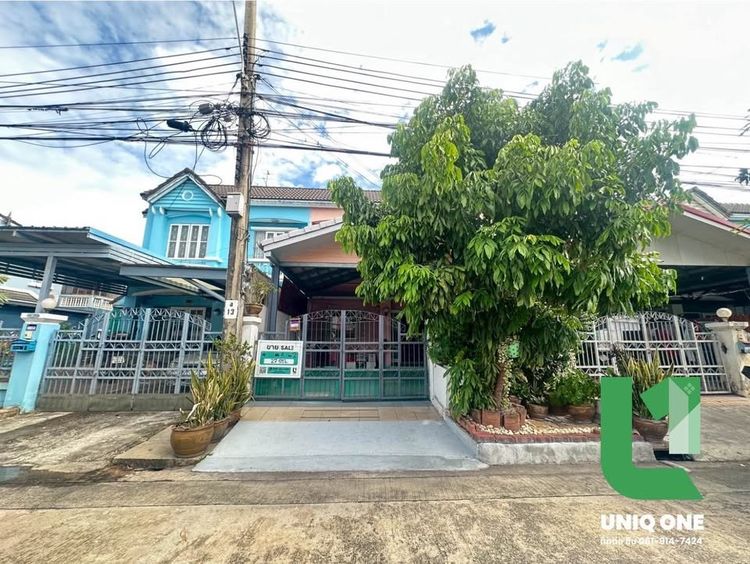 ขายด่วน บ้านในหมู่บ้านบุศรินทร์ บ้านกล้วย-ไทรน้อย เนื้อที่ 27 ตารางว