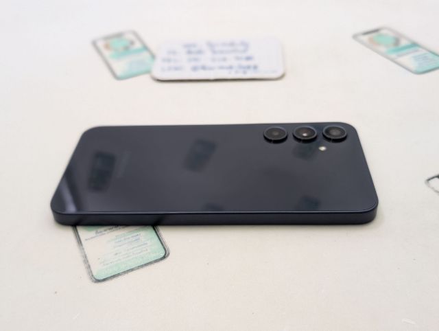 ขาย เทิร์น Samsung Galaxy A35 5G 128 Gb ศูนย์ไทย มีตัวเครื่องอย่างเดียว ไม่มีอุปกรณ์อื่น เพียง 3,990 บาท ครับ รูปที่ 4