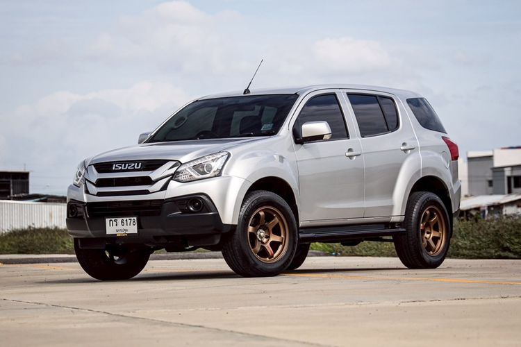 Isuzu 2019 Utility-car ดีเซล ไม่ติดแก๊ส เกียร์อัตโนมัติ บรอนซ์เงิน