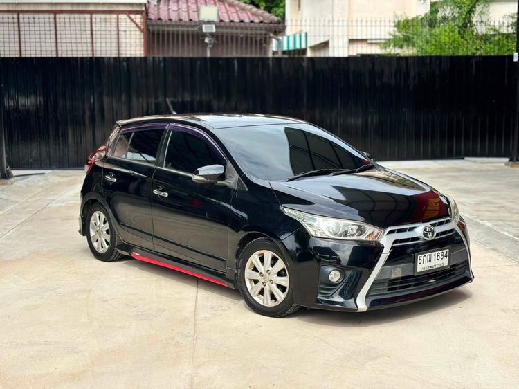รถ Toyota Yaris 1.2 G สี ดำ