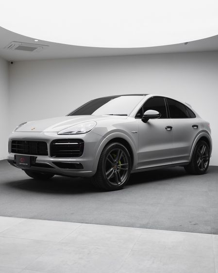 รถ Porsche Cayenne 3.0 E-Hybrid Coupé 4WD สี เทา