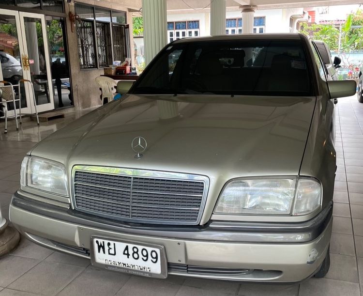 รถ Mercedes-Benz C-Class C220 สี ทอง