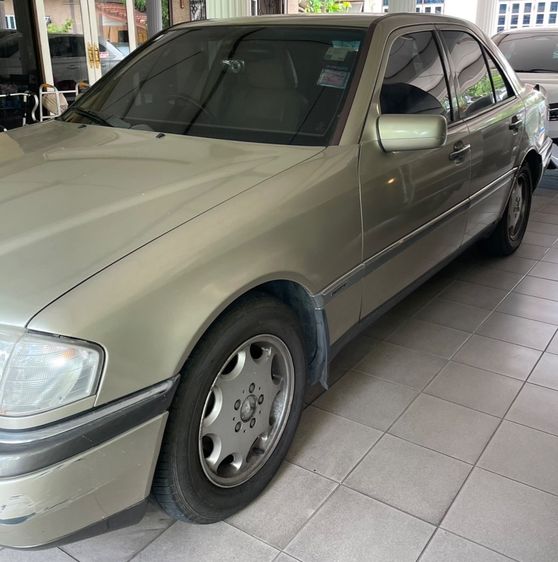 Mercedes-Benz C-Class 1997 C220 Sedan เบนซิน เกียร์อัตโนมัติ ทอง รูปที่ 3