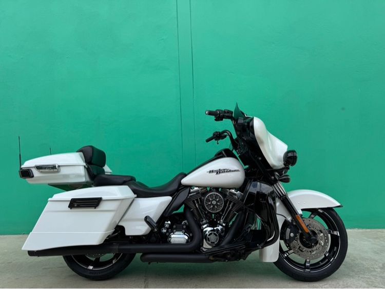 Street Glide 2011 สีขาว Twin cam เครื่อง 103cu 