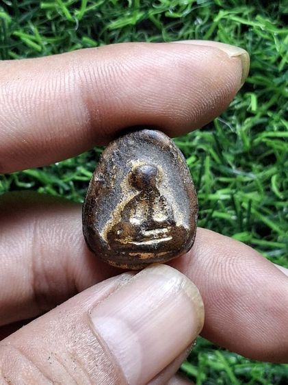 ผงคลุกรักปิดทองเก่า พระปิดตาไม่ทราบที่