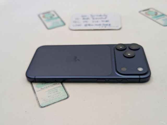 iPhone 17 Pro Max 256 Blue ศูนย์ไทย สภาพสวย อุปกรณ์ครบยกกล่อง ประกันเหลือ 3 เดือน สุขภาพแบต 100 เพียง 40,590 บาท ครับ  รูปที่ 6