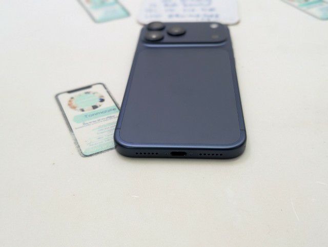 iPhone 17 Pro Max 256 Blue ศูนย์ไทย สภาพสวย อุปกรณ์ครบยกกล่อง ประกันเหลือ 3 เดือน สุขภาพแบต 100 เพียง 40,590 บาท ครับ  รูปที่ 8