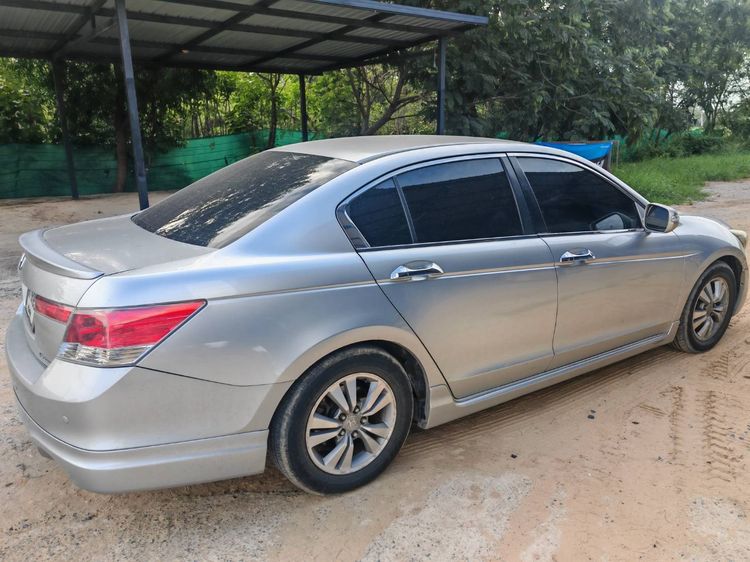 รถ Honda Accord 2.0 E i-VTEC สี บรอนซ์เงิน