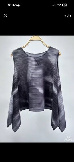 Pleats Top เสื้อพรีท ลายสวย สีดำ