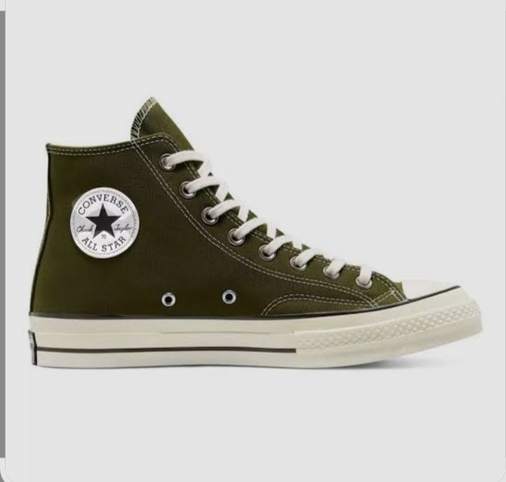 converse แท้มือสองสภาพสวยมากถ่ายแบบร้อนเงิน 990 บาท