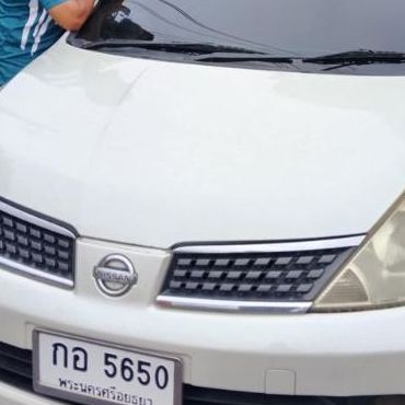 รถ Nissan Tiida 1.6 G สี ขาว